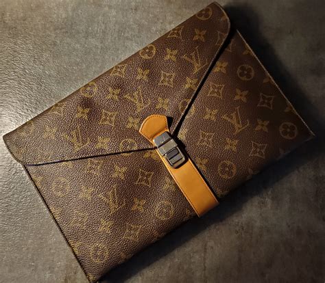 vintage louis vuitton envelope clutch|Louis Vuitton vintage clutch bag.